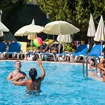 多西酒店